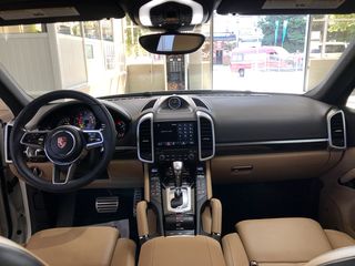 Porsche Cayenne foto 8