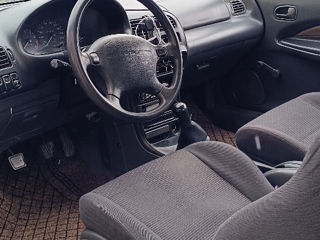 Mazda 323 foto 4