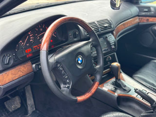 BMW 5 Series foto 10