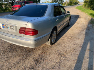 Mercedes E-Class foto 7