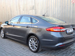 Ford Fusion foto 8