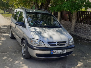 Opel Zafira foto 2