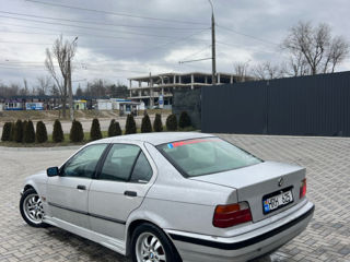 BMW 3 Series foto 4