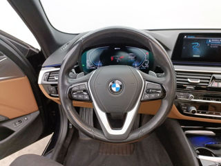 BMW 5 Series foto 8