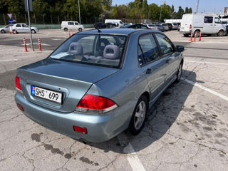 Mitsubishi Lancer foto 5