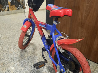 Se vinde bicicleta pentru copii, in stare foarte buna. Producator Italia, varsta 3-5 ani.