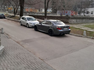 BMW 5 Series foto 6