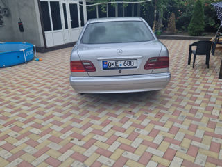 Mercedes E-Class foto 10