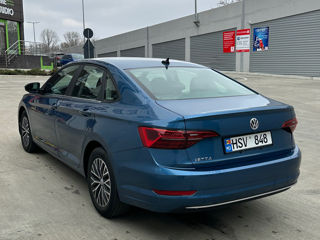 Volkswagen Jetta foto 8