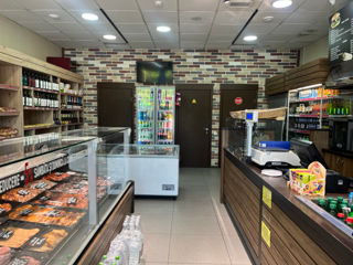 Se vinde afacere (magazin alimentar + bufet fast-food) фото 1