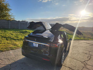 Tesla Model X foto 7