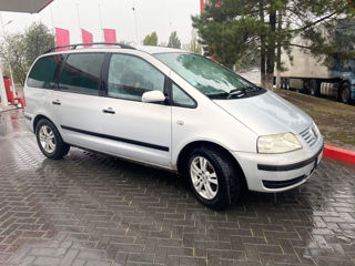 Volkswagen Sharan foto 2