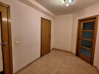 Apartament cu 2 camere, 65 m², Buiucani, Chișinău foto 6