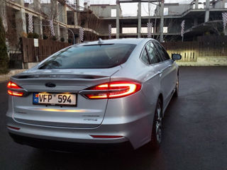 Ford Fusion foto 2