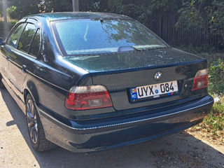 BMW 5 Series foto 4