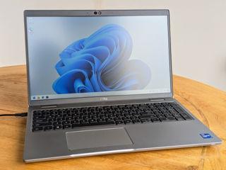 Dell Latitude 5520 i7-1185G7 3.0GHz foto 1