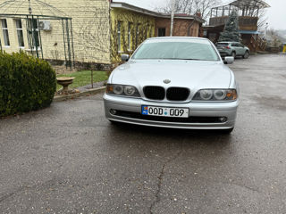 BMW 5 Series foto 2