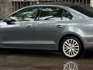 Volkswagen Jetta foto 1