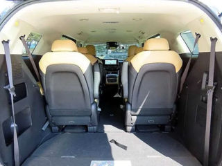 KIA Carnival foto 12