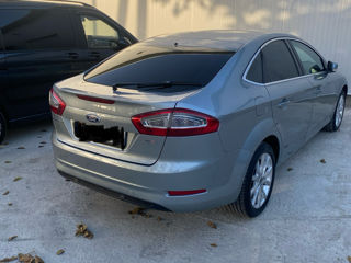 Ford Mondeo foto 2