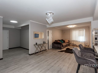 Apartament cu 3 camere, 114 m², Centru, Chișinău foto 2