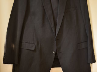 Костюм мужской новый.3 пары брюк к пиджаку.классный материал.2500 лей 62 размер foto 1