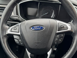 Ford Fusion foto 10