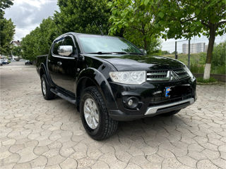 Mitsubishi L200 foto 0