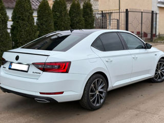 Skoda Superb foto 2