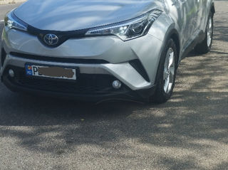 Toyota C-HR foto 2