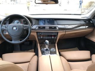 BMW 7 Series foto 10