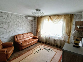 Apartament cu 2 camere, 65 m², Botanica, Chișinău foto 2