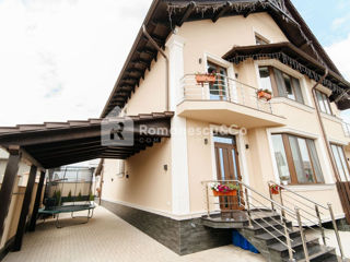 Duplex în 3 niveluri! Durlești, str. Adrian Păunescu, 180m2 + 2,5 ari.  foto 0