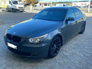 BMW 5 Series foto 1