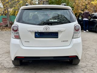 Toyota Verso foto 6