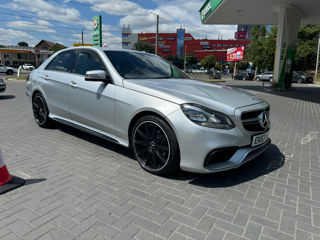 Mercedes E-Class foto 2