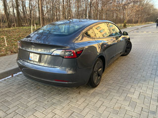 Tesla Model 3 foto 2