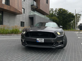 Ford Mustang foto 1