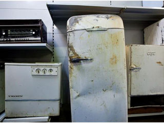 Colectam frigidere diferite deteorate bune,собираем сломанные разные холодильники foto 5