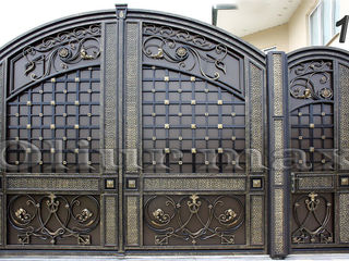 Copertine, porți, balustrade, garduri,  gratii , uși metalice și alte confecții din fier forjat. foto 11
