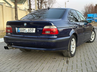 BMW 5 Series foto 6