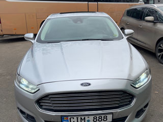 Ford Fusion foto 9