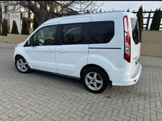 Ford Tourneo Connect foto 8