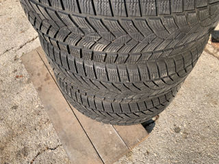 R17/60/215 GoodYear (Iarna) foto 3