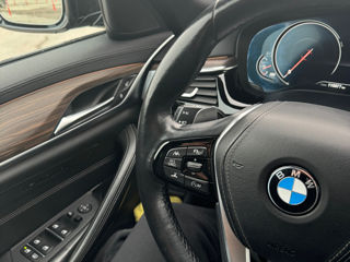 BMW 5 Series foto 10