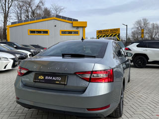 Skoda Superb foto 5