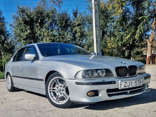 BMW 5 Series foto 2