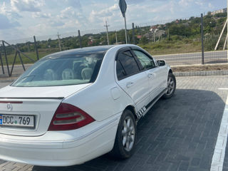 Mercedes C-Class foto 5