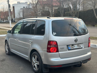 Volkswagen Touran foto 6