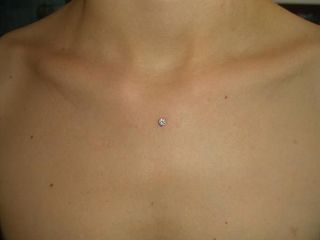 Microdermal piercing, cercei, piercing foto 9